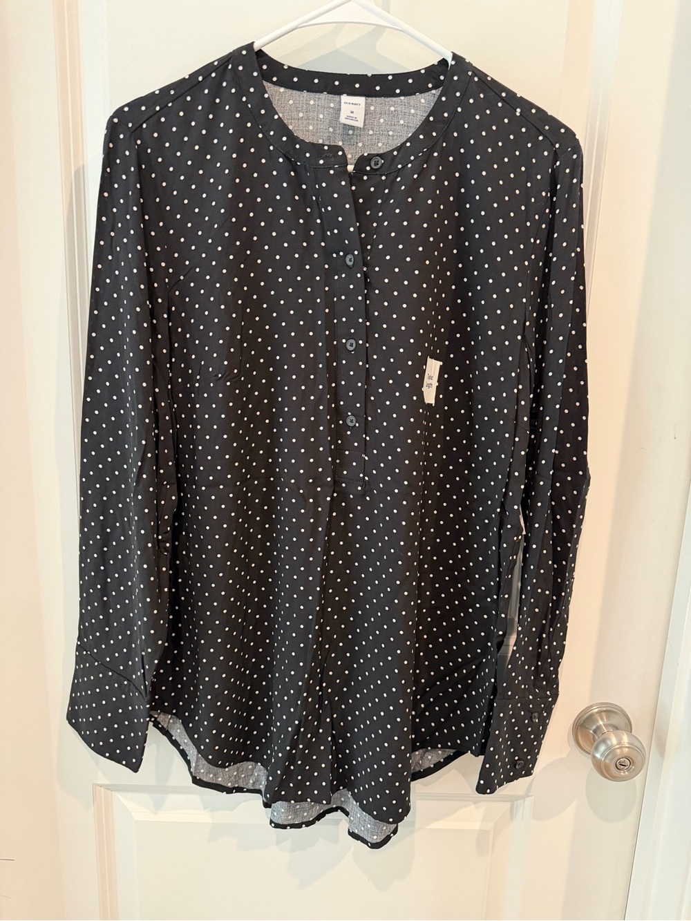 NWT Old Navy Black Top Tunic with White Polka Dots Size Medium
